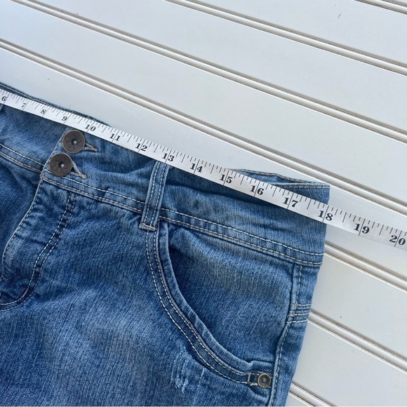 Artisan Crafted stretch Jean shorts Size 14 - Picture 7 of 10